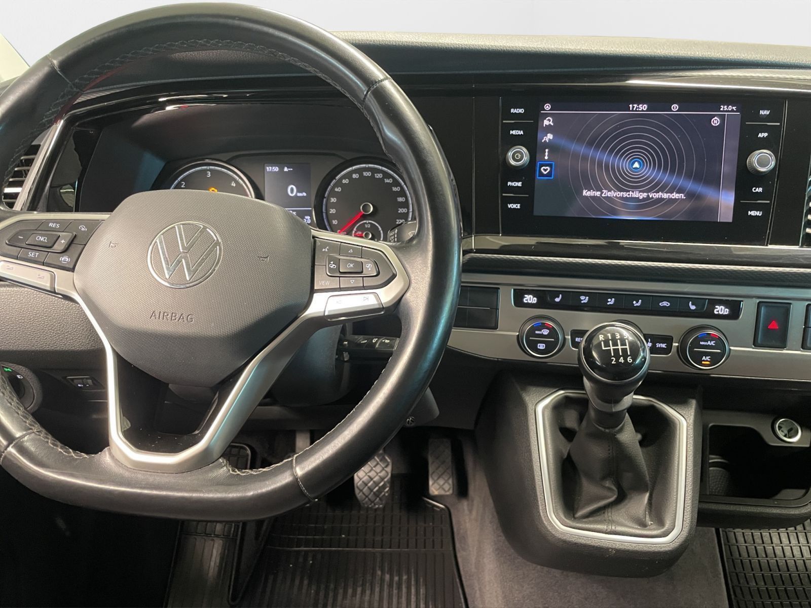 Volkswagen T6.1 Multivan 2.0 TDI Trendline Navi DAB PDC AHK foto 13