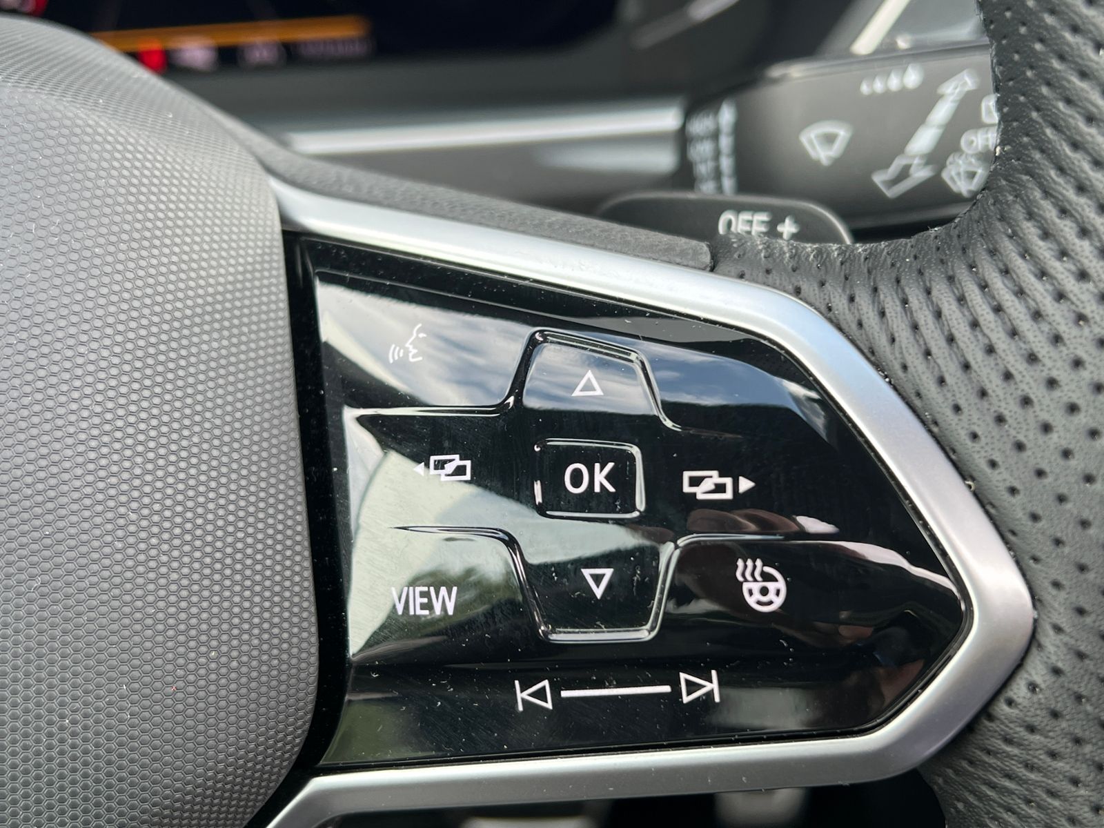 Fahrzeugabbildung Volkswagen Tiguan Allspace R-Line 2.0 TDI DSG 4MOTION *AHK,