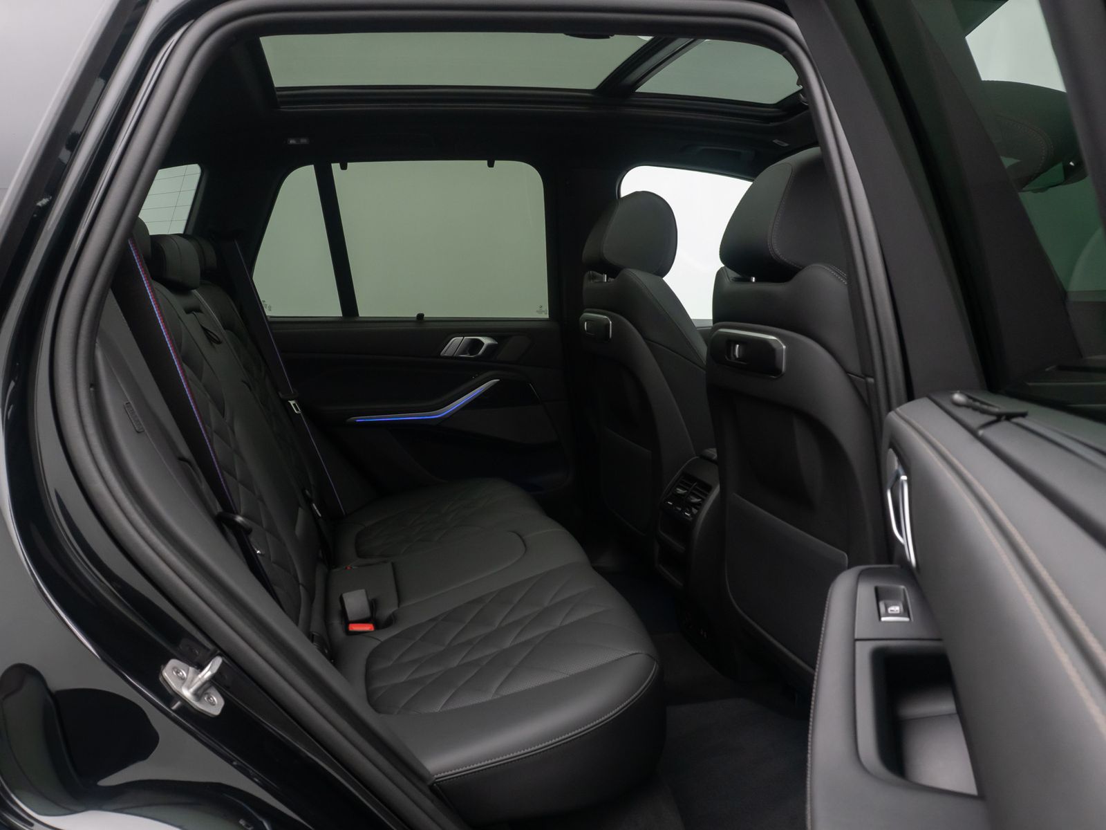 Fahrzeugabbildung BMW X5 M60i Panorama H/K DAB HUD 360&deg; Komfort 22Zoll