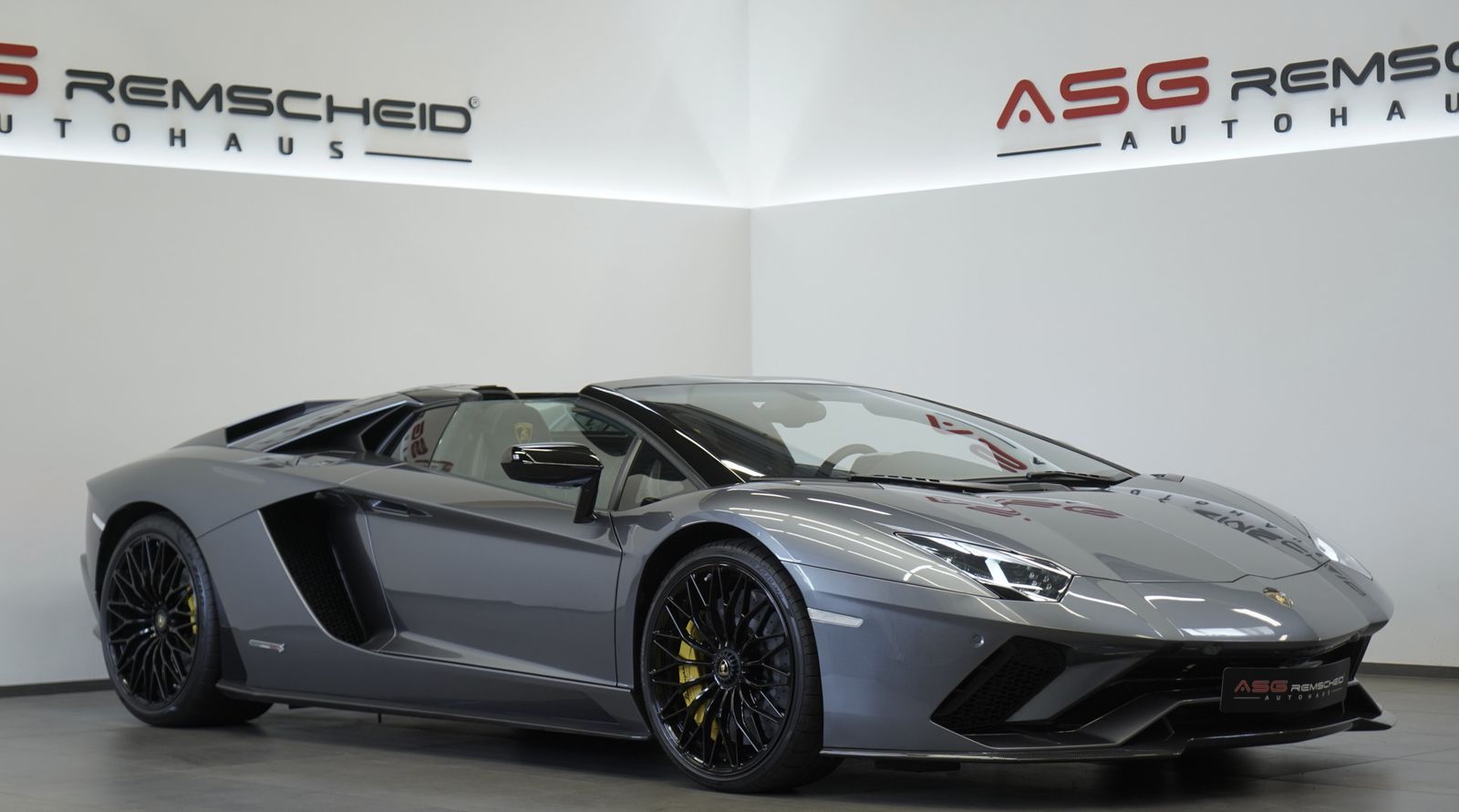 Lamborghini Aventador