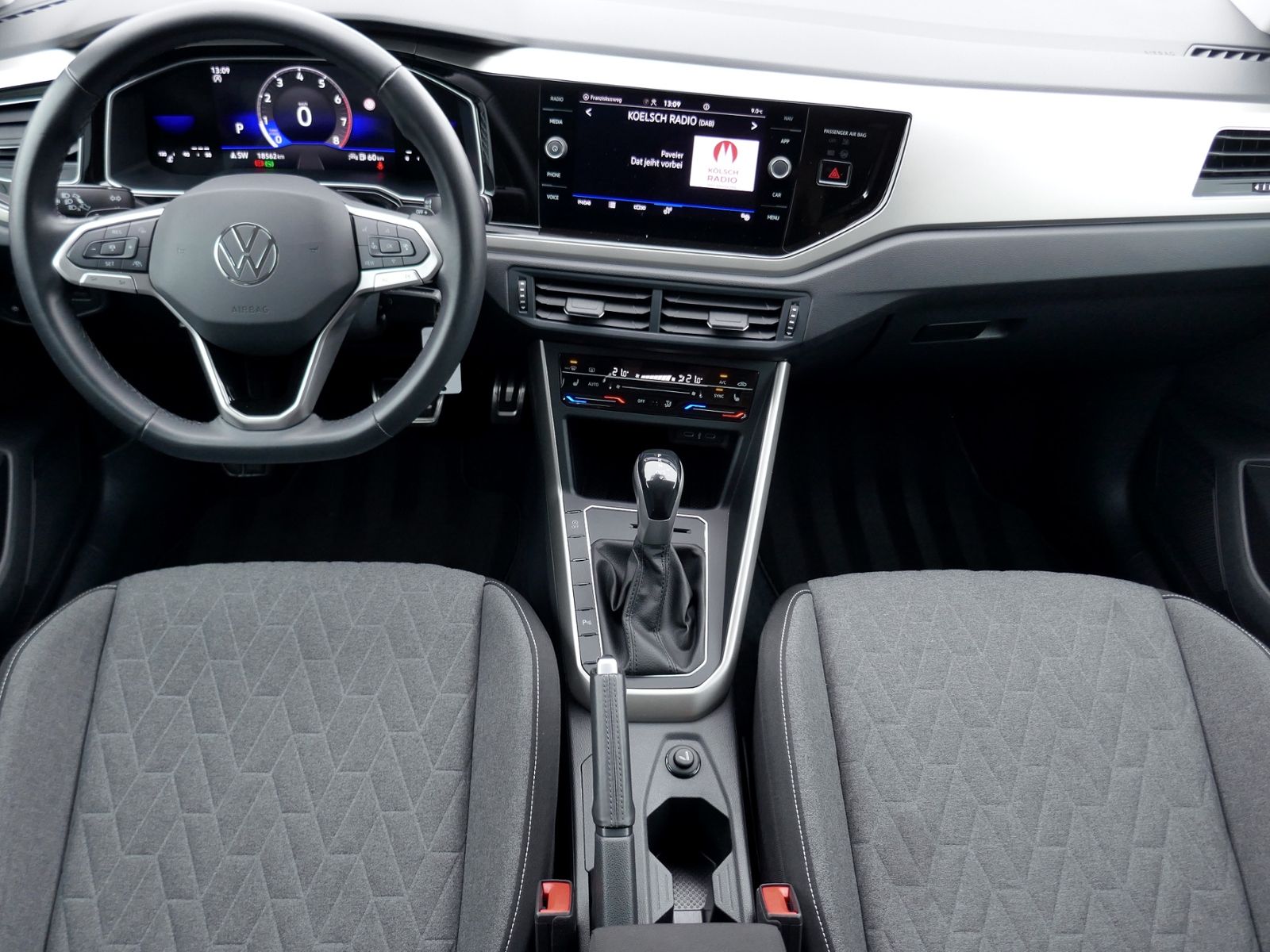 Fahrzeugabbildung Volkswagen Taigo Move 1.0 TSI DSG | LED RFK ACC Navi