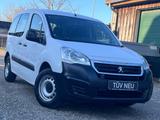 Peugeot Partner L1 Premium Kasten 3-SITZER AHK WENIG KM - Peugeot Partner aus 2018