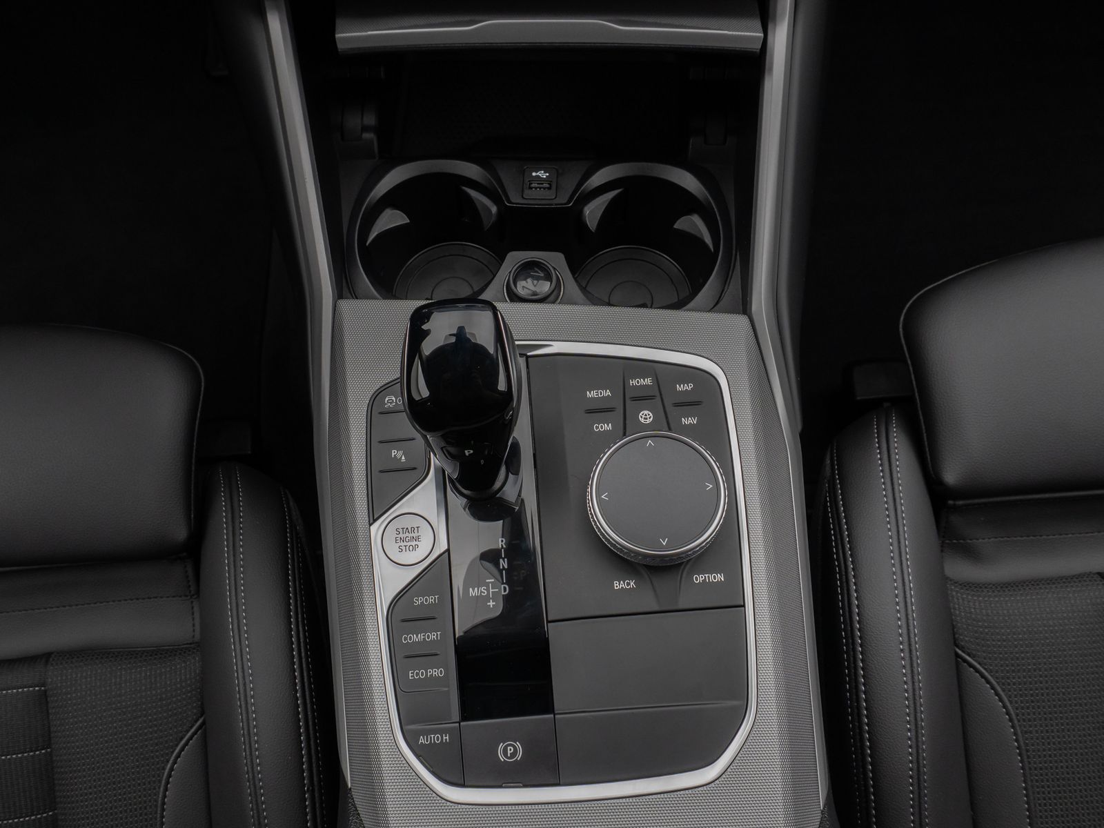 Fahrzeugabbildung BMW 320e Kamera Leder DAB Alarm DrivAssistent Sport