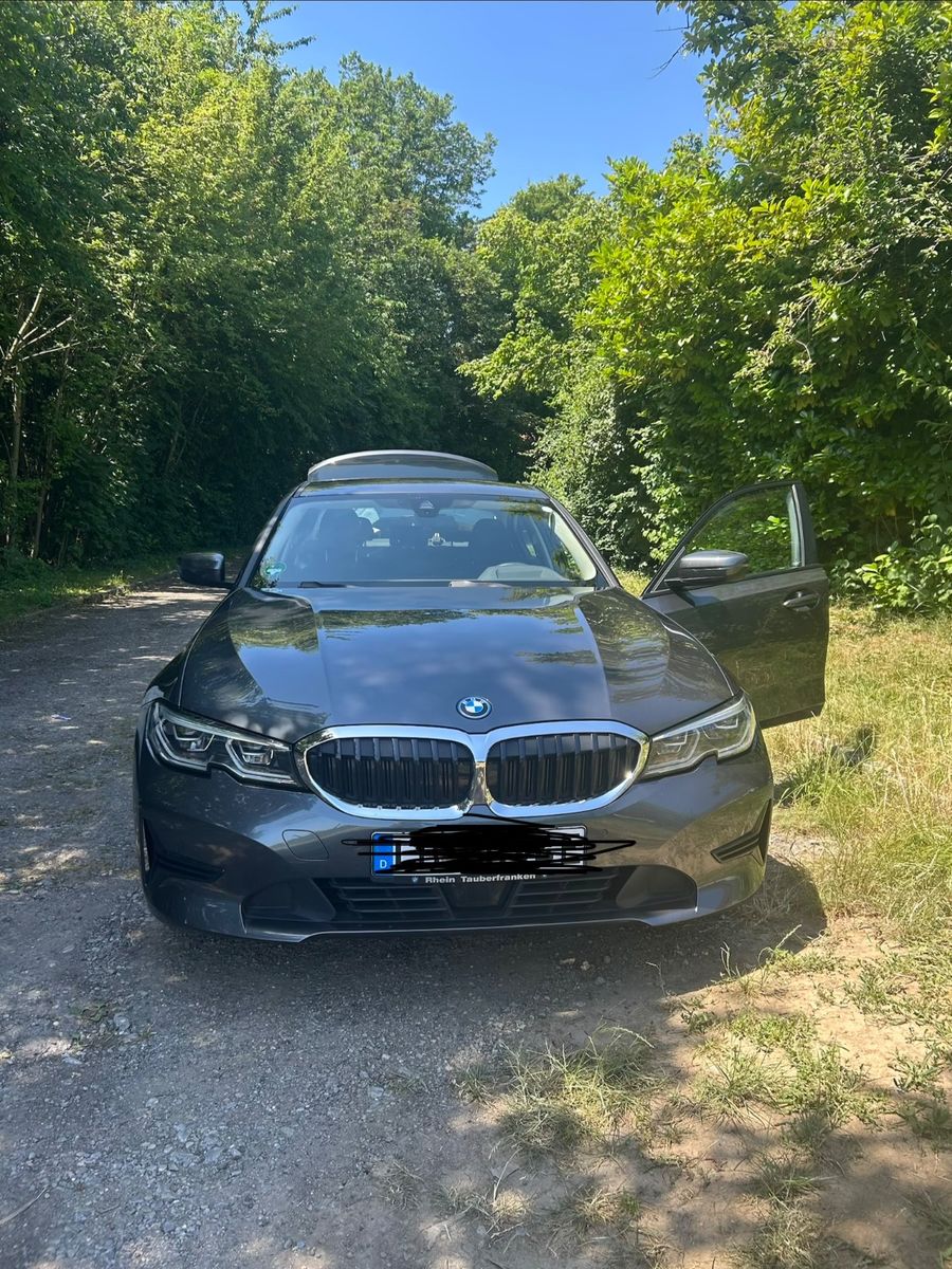 BMW 330e Advantage Automatik Advantage