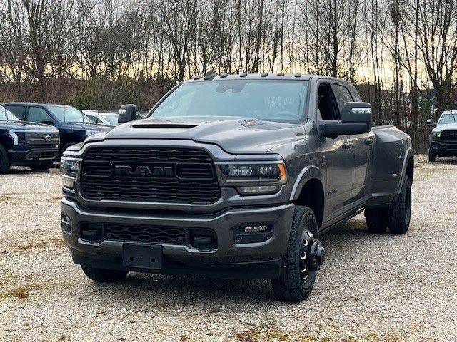 Dodge RAM 3500 Dually Mega Cab Limited Night 6.7 TD HO