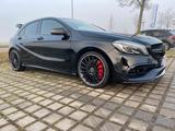 Mercedes-Benz A 45 AMG Mercedes-AMG A 45 4MATIC DCT Merced... - schwarze Mercedes-Benz A 45 AMG