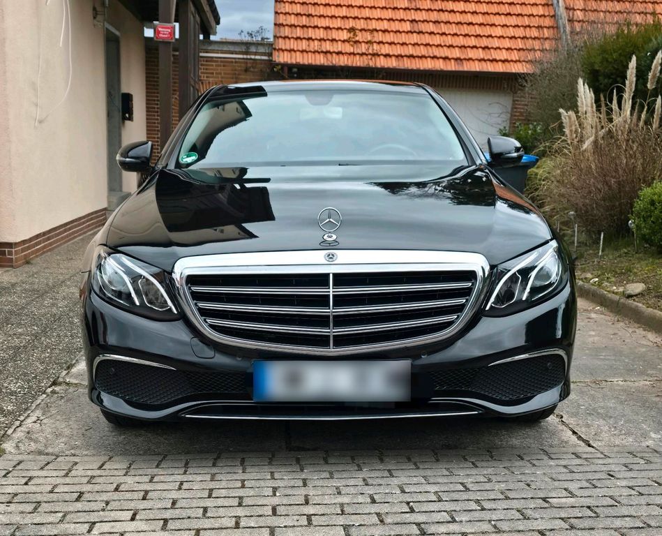 Image of Mercedes-Benz E 220