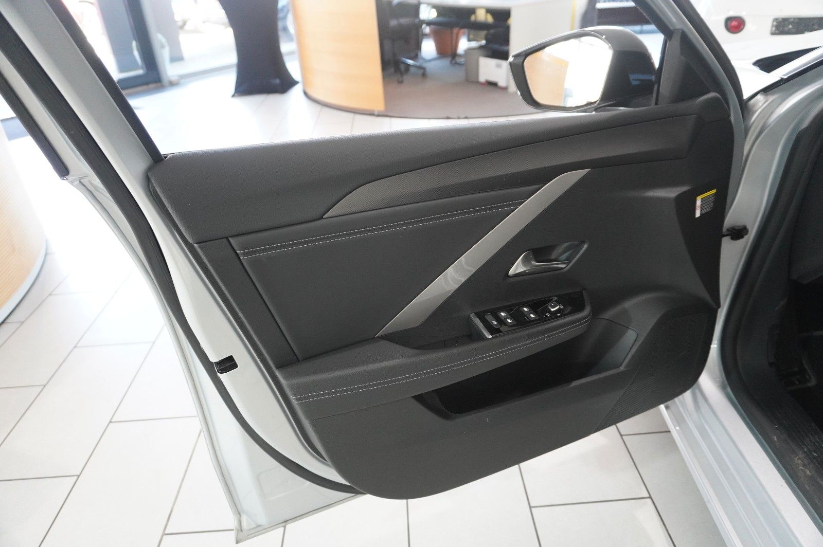 Fahrzeugabbildung Opel Astra L ST 1.2T GS SPORT NAVI/LED/360°/PANO./HUD