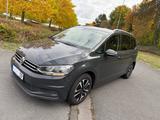 Volkswagen Touran 1.6 TDI SCR DSG IQ.DRIVE IQ.DRIVE - VW Touran mit Schiebetür