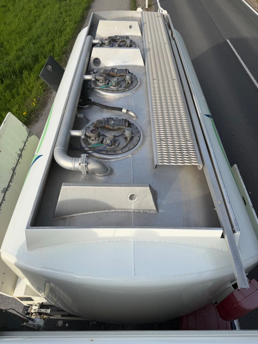 Mercedes-Benz Actros 1841 ADR 12500 LITER TÜV 10/2026 1 HAND