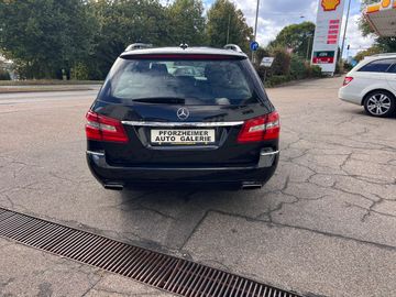 Mercedes E 200 - 4