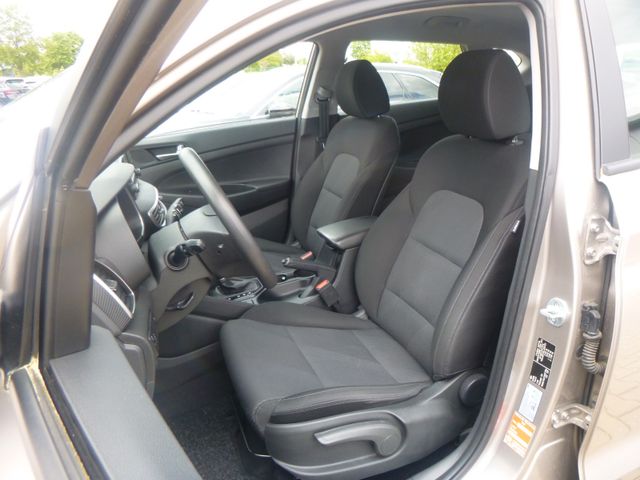 Fahrzeugabbildung Hyundai Tucson Pure 2WD >64.818KM/Automatik<