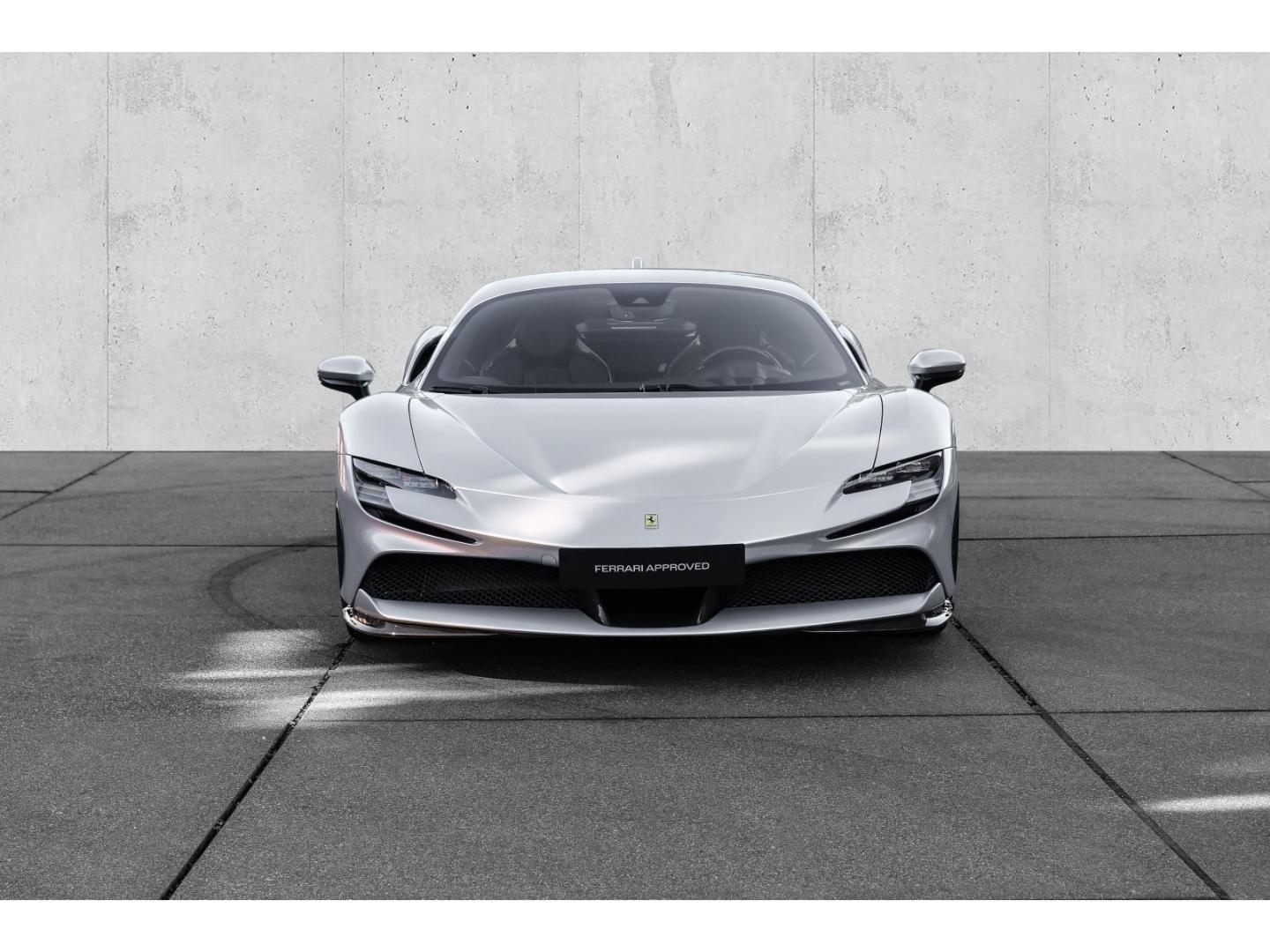 Ferrari SF90 Stradale *Carbon-Felge*Racingsitze*Assetto-