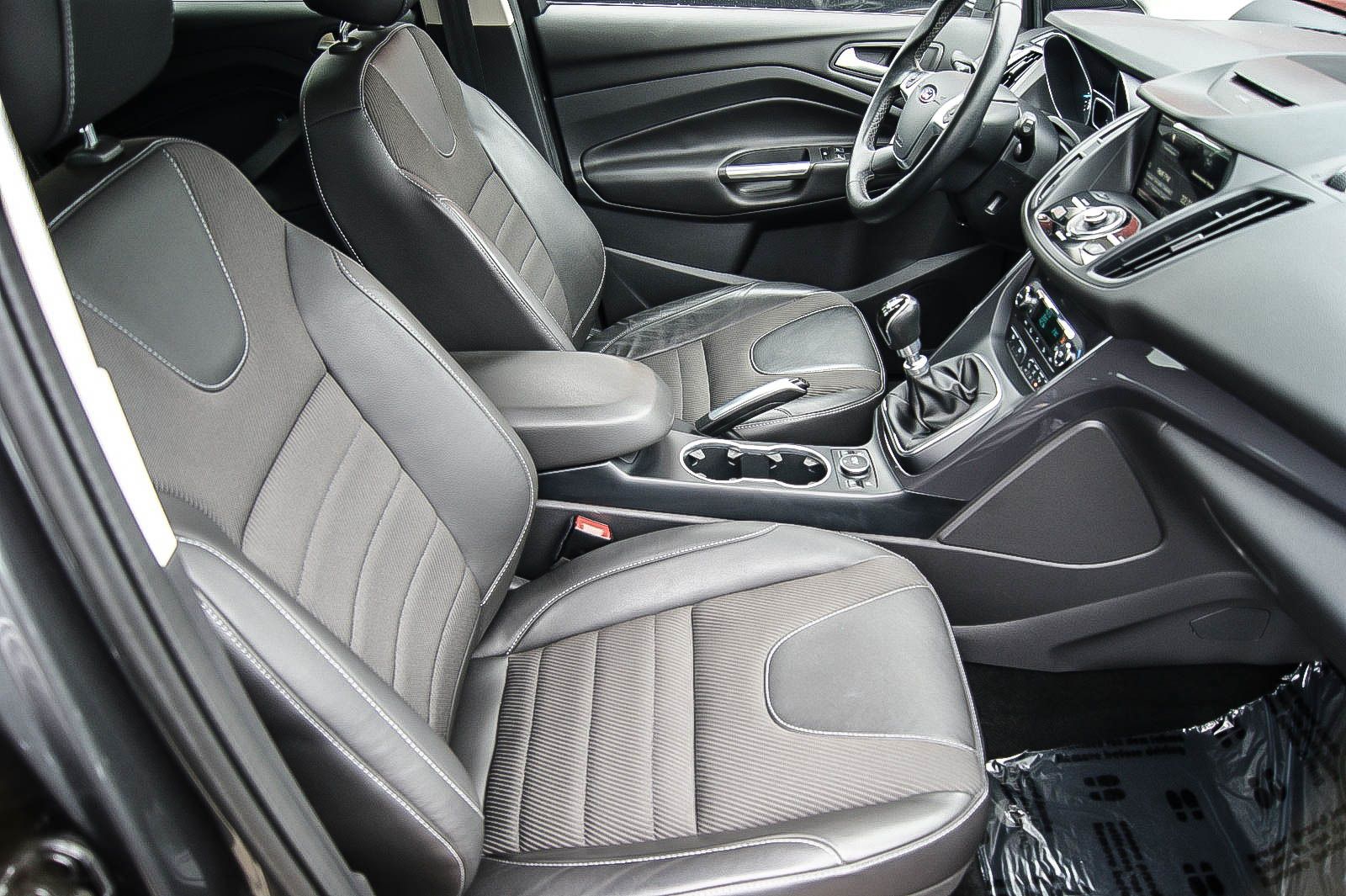 Fahrzeugabbildung Ford Kuga 1.5EcoBoost Individual XENON NAVIGATION 1HD