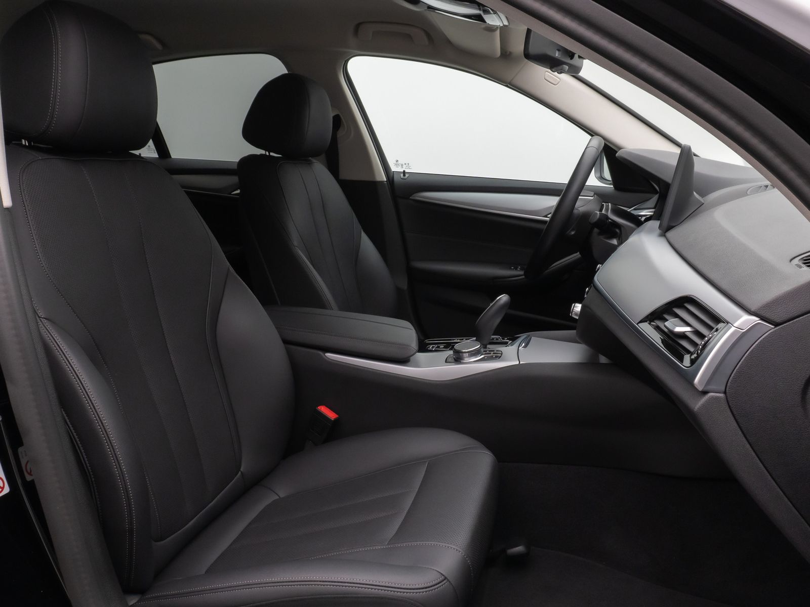 Fahrzeugabbildung BMW 530e Kamera DAB HiFi Leder 4xKlima Alarm 18Zoll