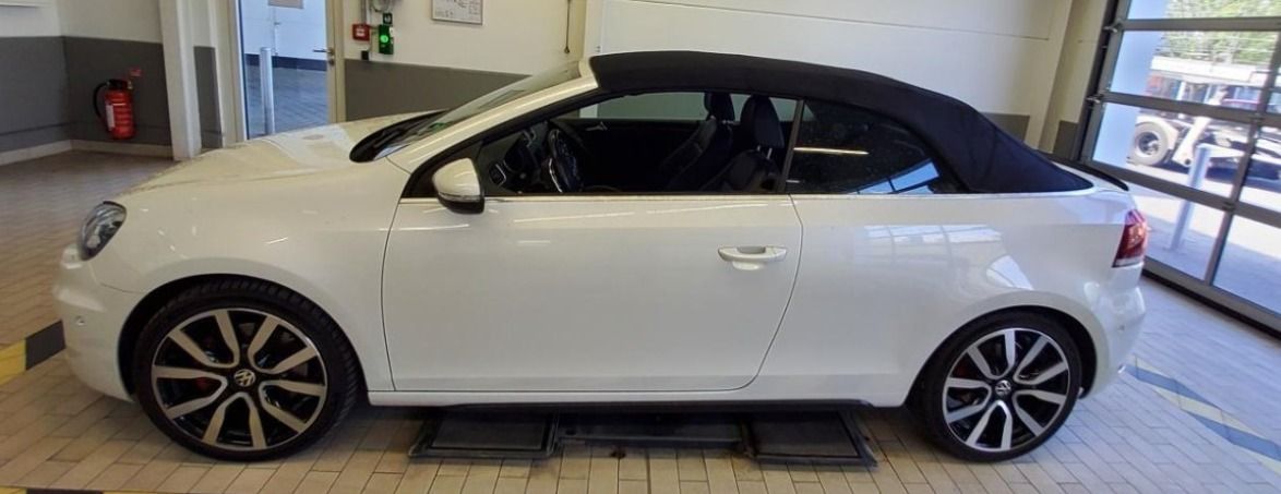 Fahrzeugabbildung Volkswagen Golf VI GTI Cabriolet 20TSI DSG XENON LEDER NAVI