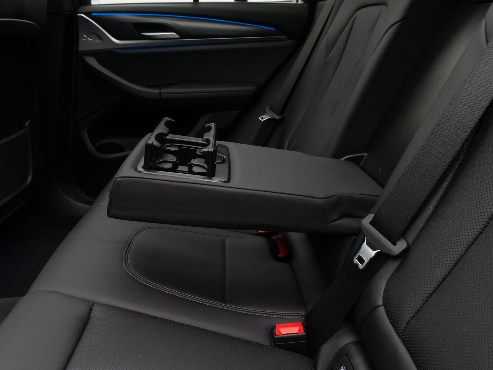 Fahrzeugabbildung BMW X3 xD30e M Sport Panorama Laser 360°HUD Komfort