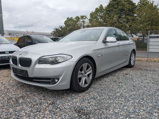 File:BMW 520d Touring (F11) – Heckansicht, 26. März 2011, Düsseldorf.jpg -  Wikipedia