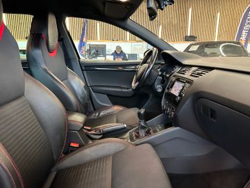 MYAUTOCENTER – Gebraucht- und Jahreswagen mit Werkstattservice in Pfaffenhofen Skoda Octavia Combi RS *1. Hand*Klima*Navi*Xenon*BT*