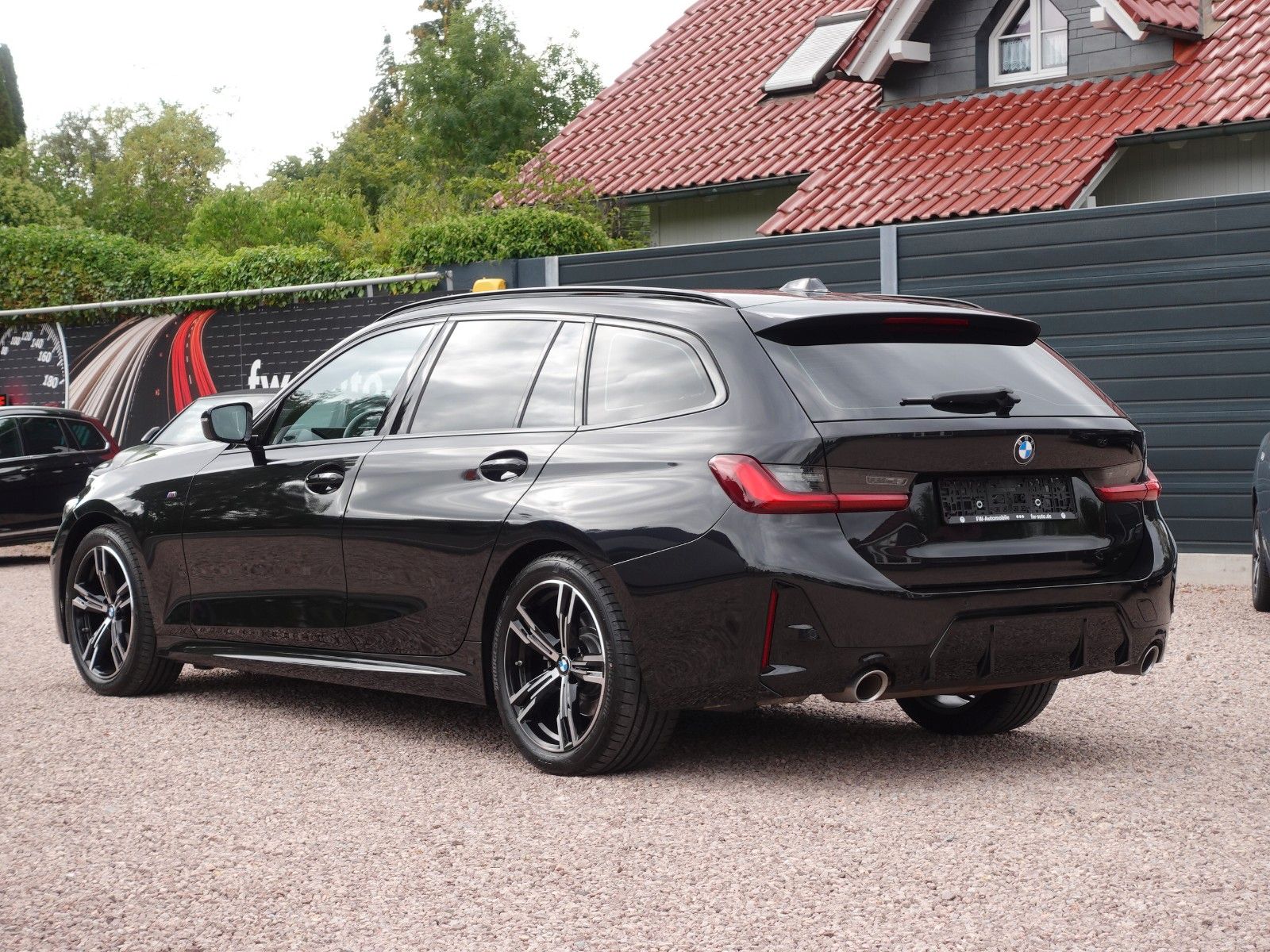 Fahrzeugabbildung BMW 318i Touring Aut. M Sportpaket Comf./Entert./HiF