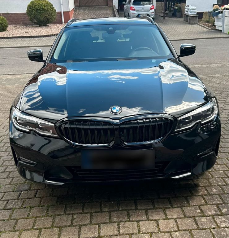 Image of BMW 320