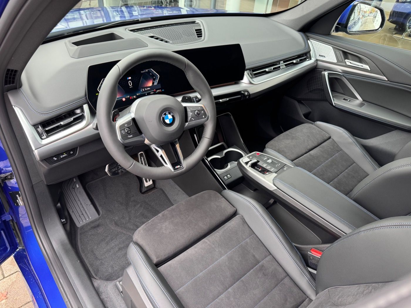 Fahrzeugabbildung BMW X1 sDrive20i M-Sportpaket-Pro DA-PROF/PA-PROF/HK