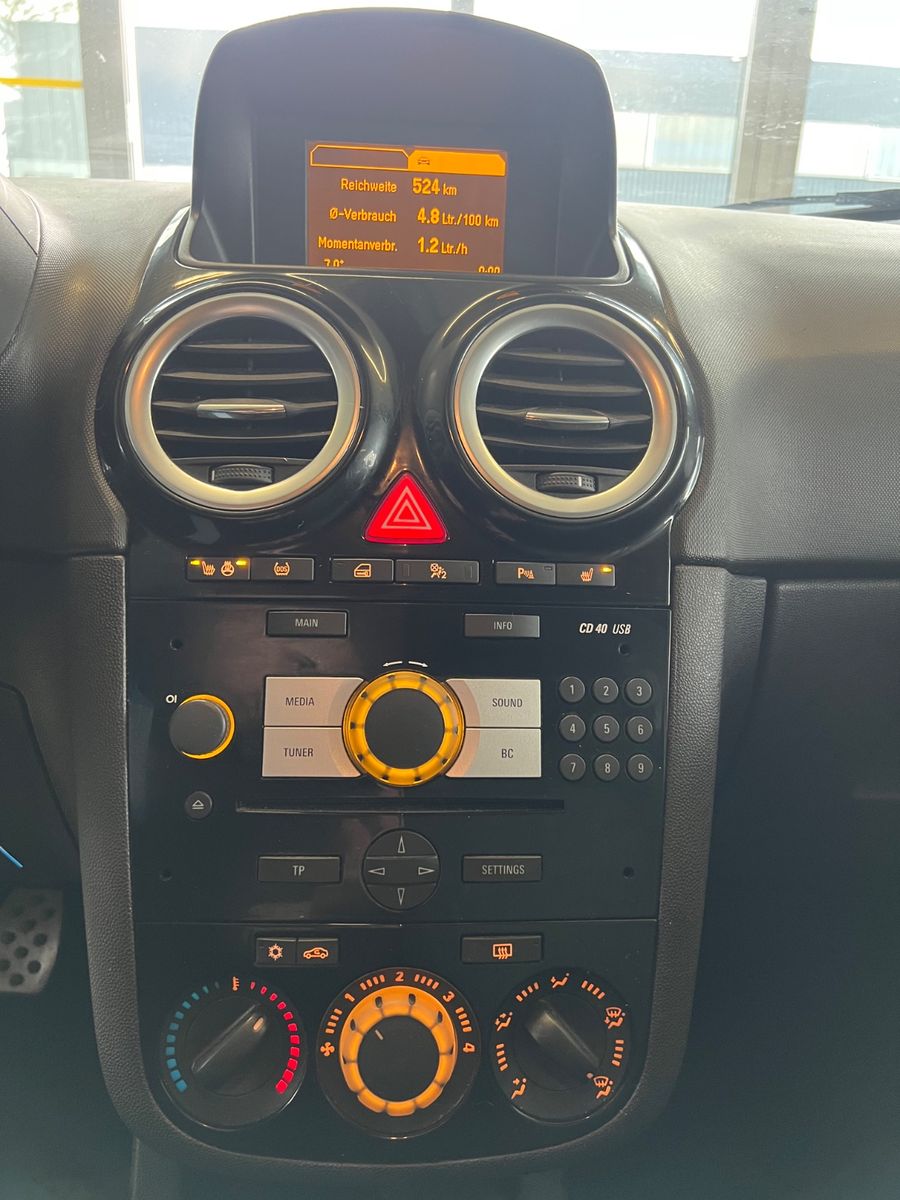 Fahrzeugabbildung Opel Corsa D Color Edition Sport