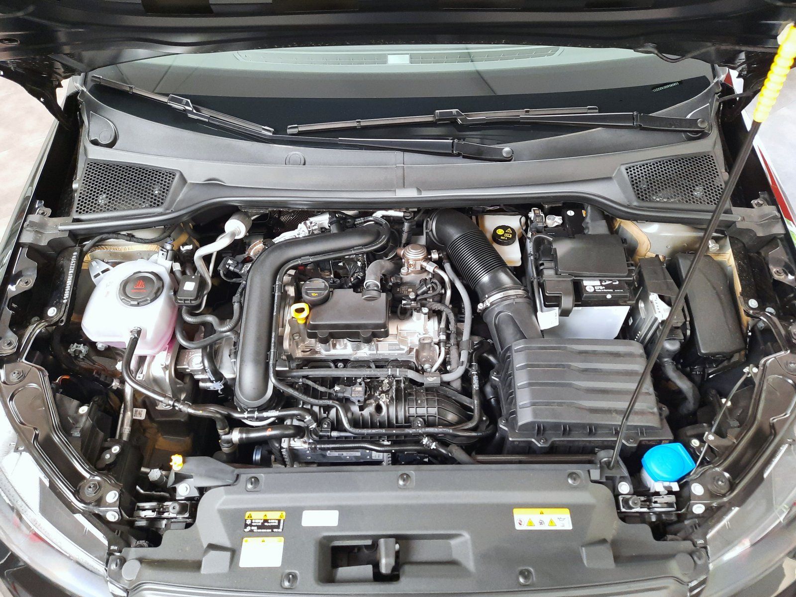 Fahrzeugabbildung SEAT Arona Style TSI *AHK*LED*Sitzhzg*PDC*FullLink*