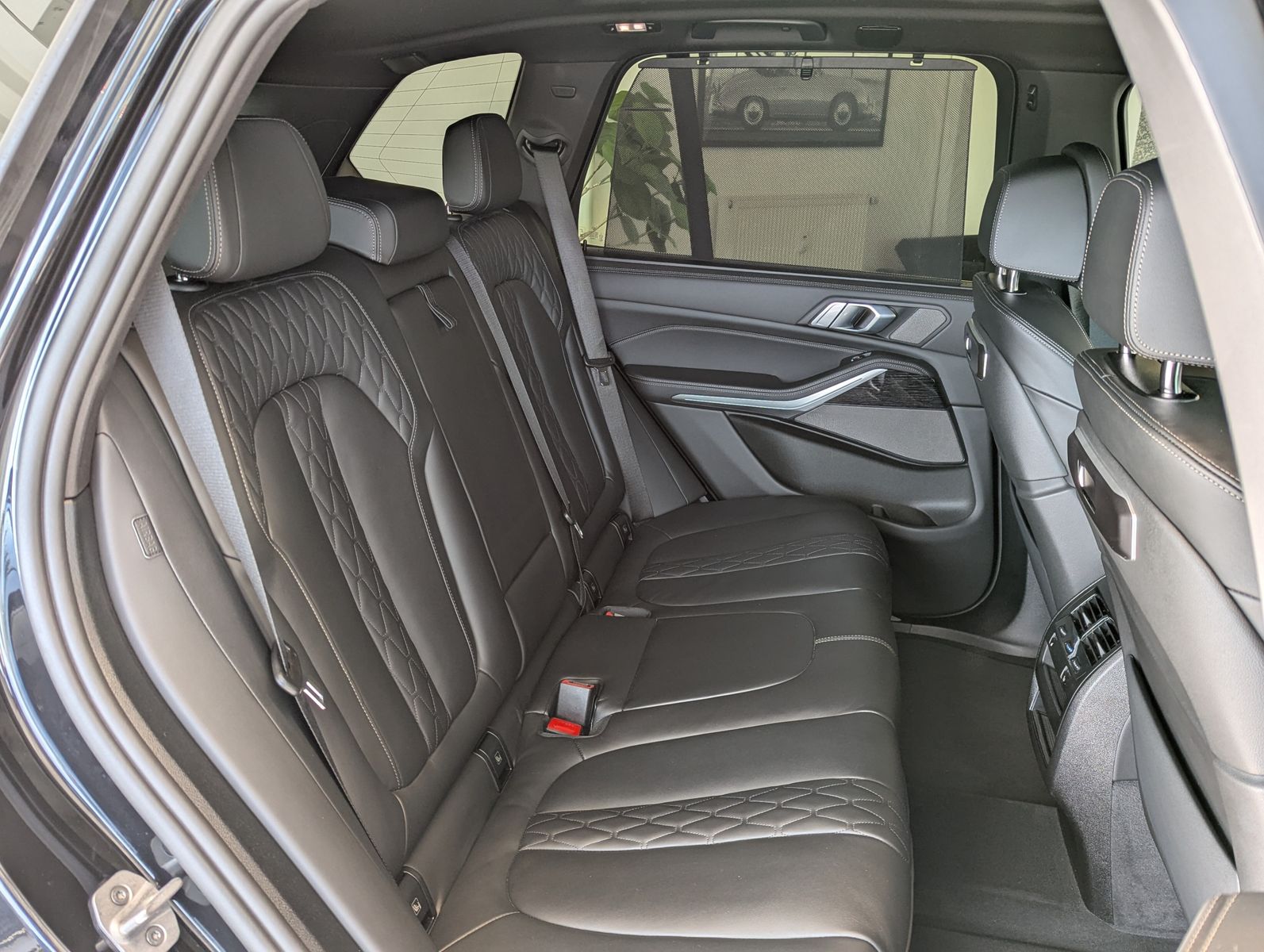 Fahrzeugabbildung BMW X5 40 d xD M-Sport Innov. Travel Merino AHK 21"