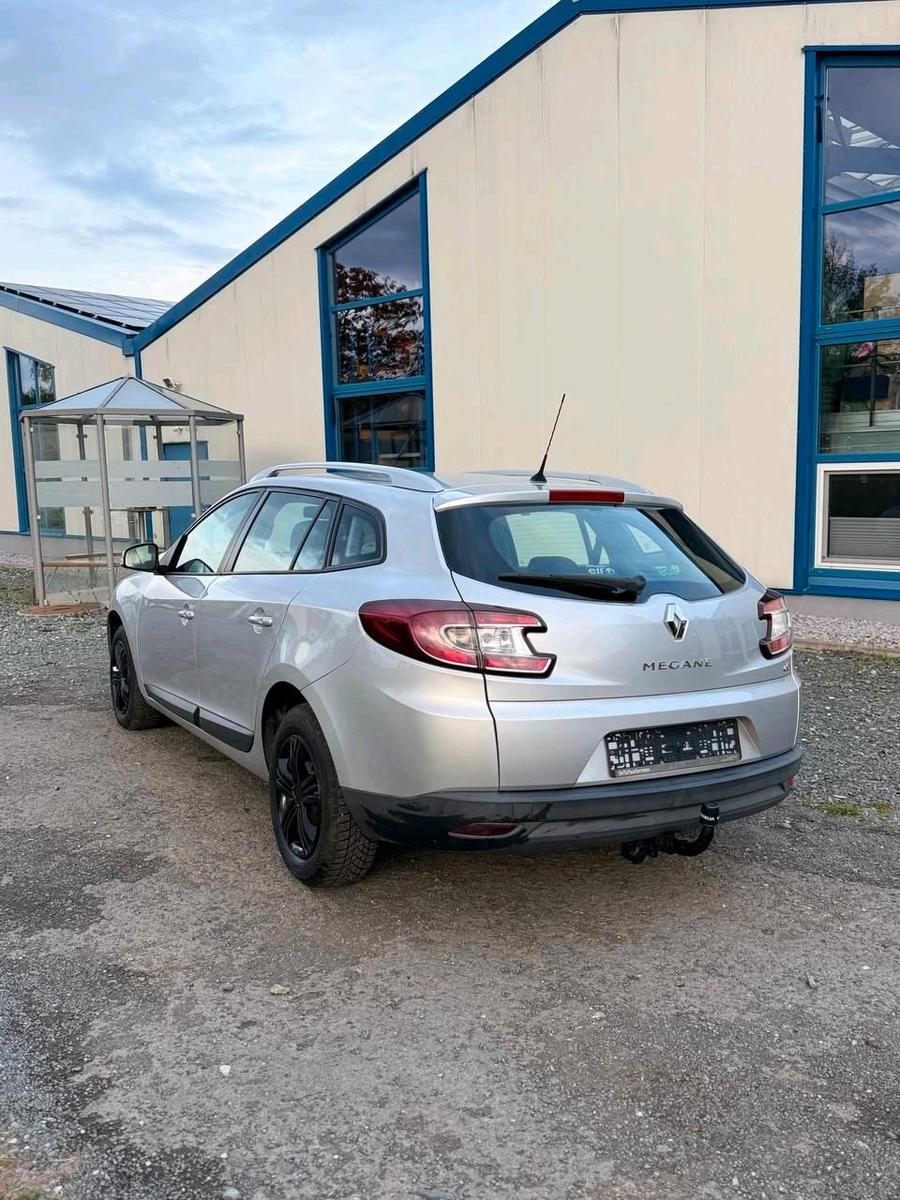 Renault Megane 2011 — photo 7