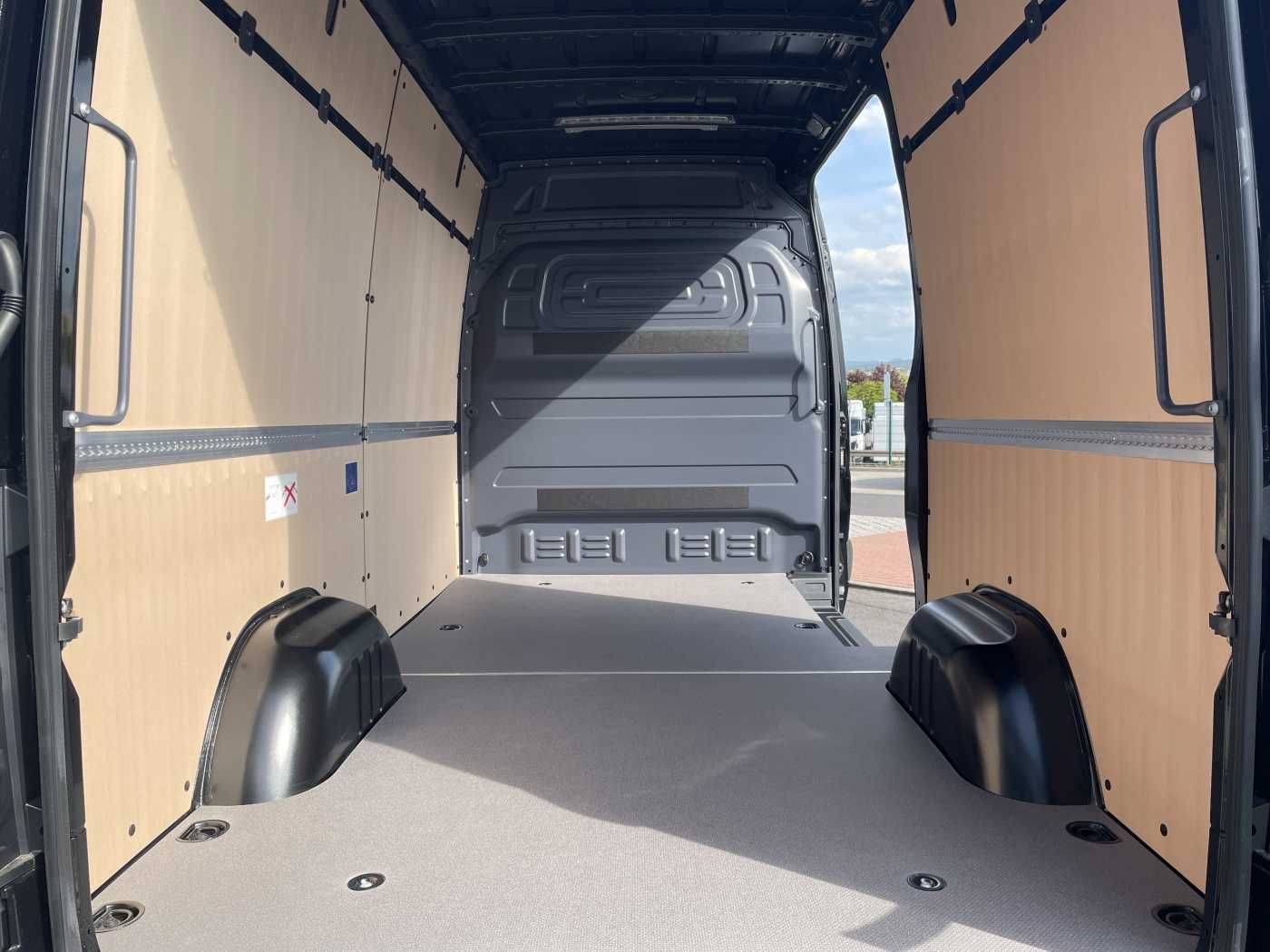 Fahrzeugabbildung Mercedes-Benz Sprinter 319 CDI 4x4 3665 Klima Kamera MBUX LED