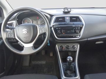 Fotografie 10 des Suzuki SX4 S-Cross Anhängerkupplung Freisprech