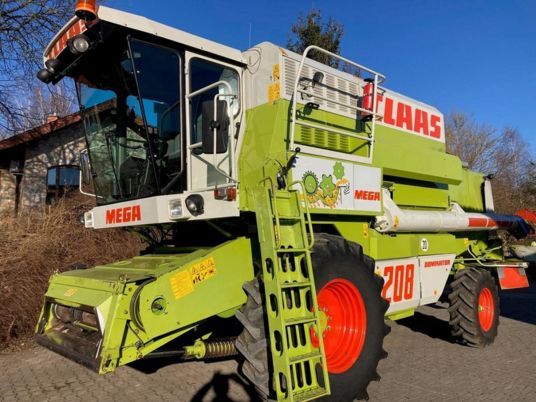 Claas Mega 208