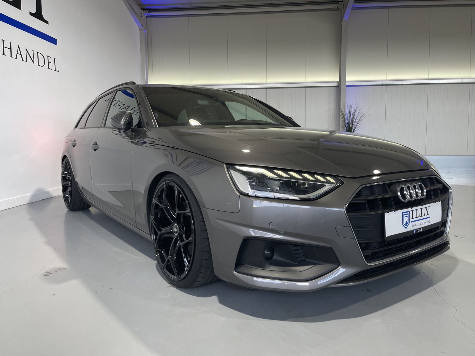 Fahrzeugabbildung Audi A4 35 TDI*S-Line*Leder*STHZ*Pano*Bang&Olufsen*