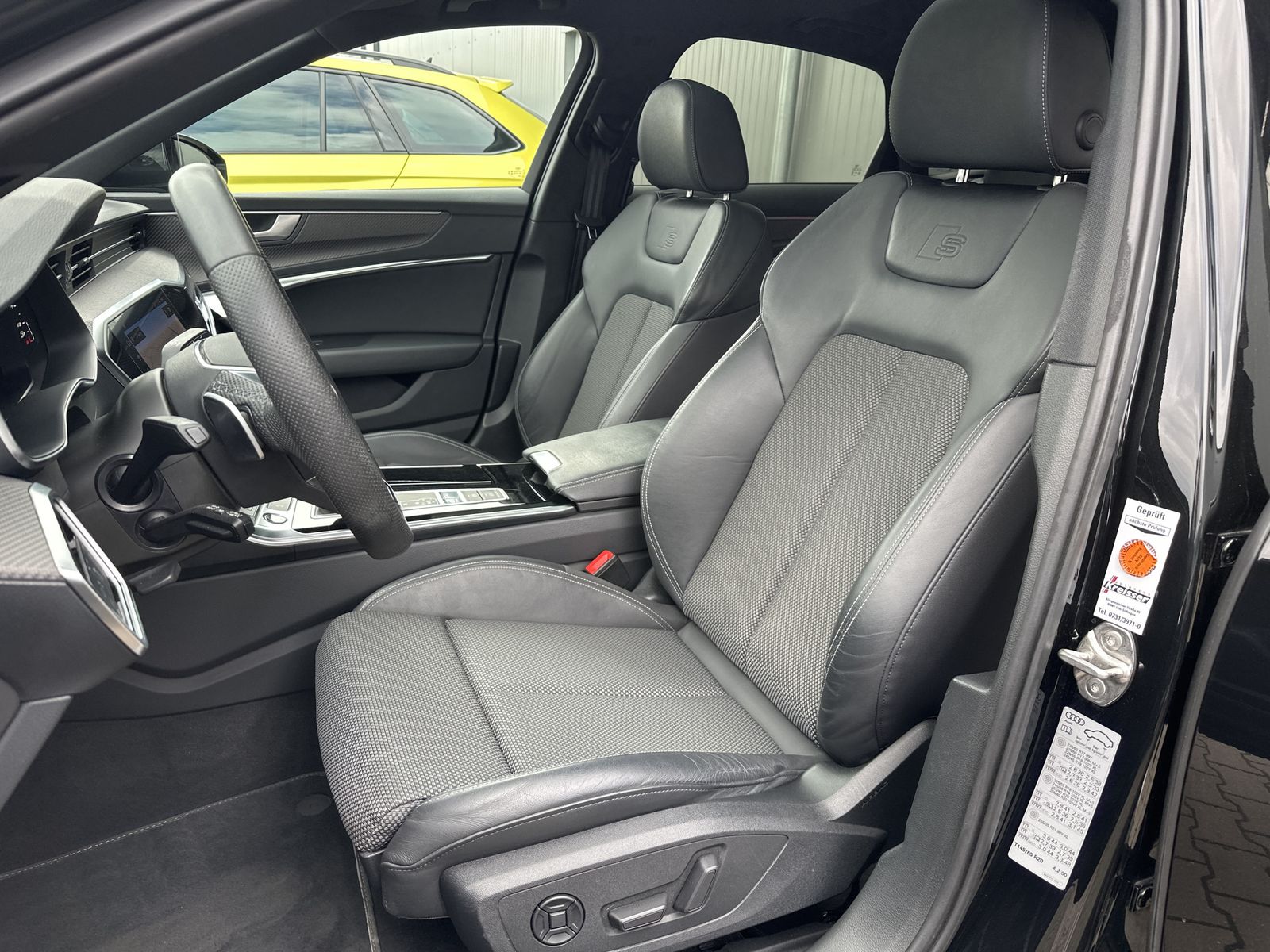 Fahrzeugabbildung Audi A6 45 TDI Qu S-Line Black NAV+MATRIX+PANO+KAMERA