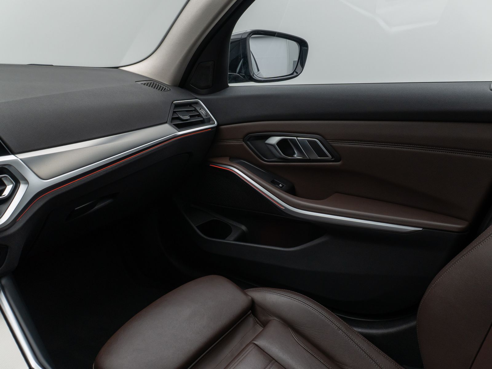 Fahrzeugabbildung BMW 320d xD Sport Line Kamera DAB HiFi Alarm AHK LED