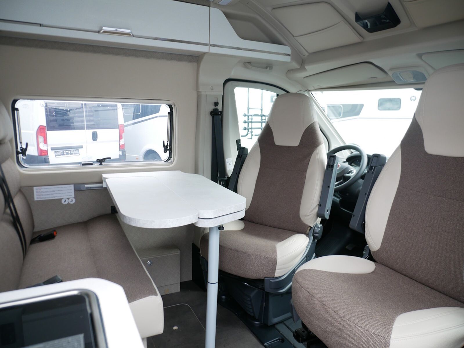 Fahrzeugabbildung Karmann Davis Lifestyle DA 591 LS Markise und Concept