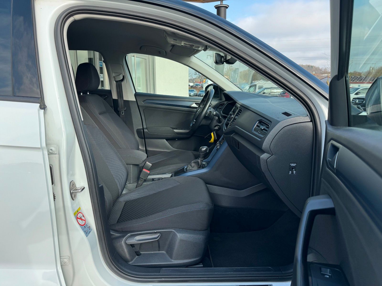 Fahrzeugabbildung Volkswagen T-Roc Style+RLine+AHK+ACC+LED+MirrowLink