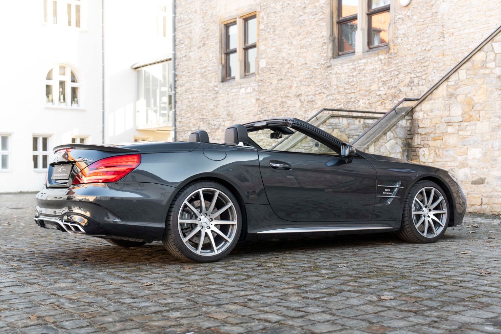 Fahrzeugabbildung Mercedes-Benz SL 63 AMG CARBON H&K KAM AIRSCRAF SOFT-CLOSE