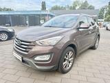 Hyundai Santa Fe 4WD,Klima,Sitzheizung,Hängerkupplung - Hyundai SANTA FE Gebrauchtwagen in Berlin