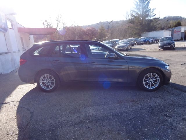 Fahrzeugabbildung BMW 320i Kombi/Pano/2.Hd/Navi/AHK/LED/PDC/