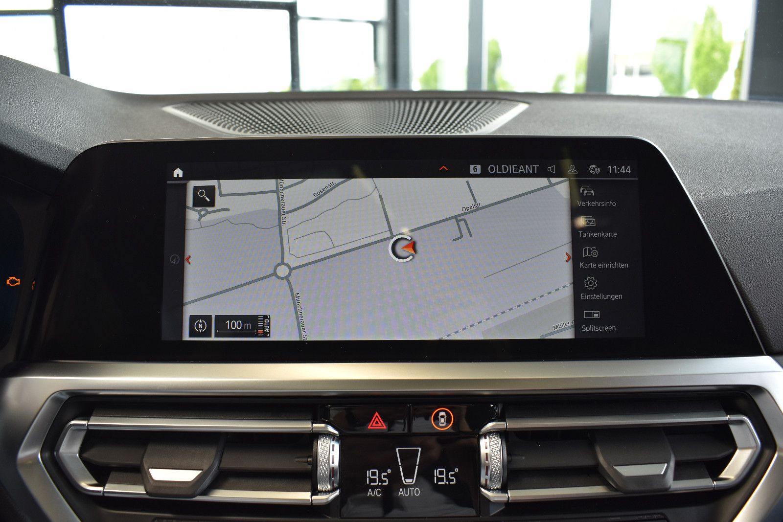 BMW 320d Touring Aut. Advantage Laser~Pano~LiveC~HUD foto 14