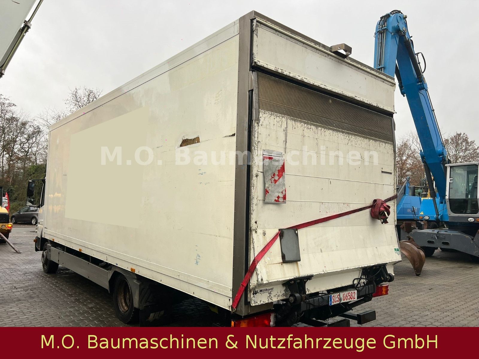 Fahrzeugabbildung Mercedes-Benz Atego 1222 / Euro 3 / 4x2 / Ladebühne MBB /