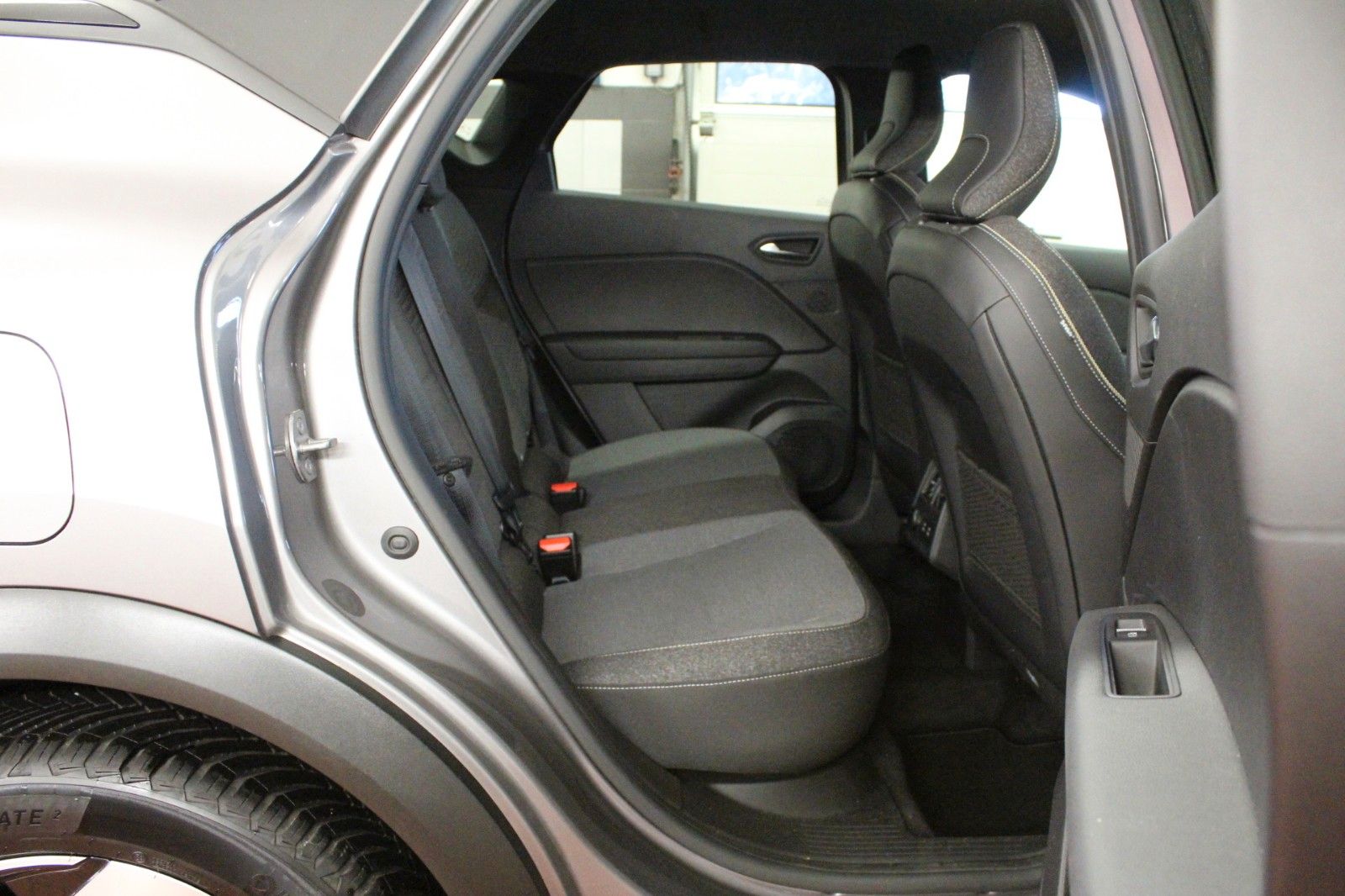 Fahrzeugabbildung Renault Captur Mild Hybrid 160 EDC Techno *Ganzjahresrei