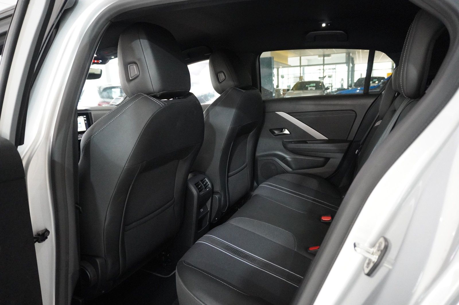Fahrzeugabbildung Opel Astra L Lim. 1.6 HYBRID GS SPORT NAVI/360°/SPORT