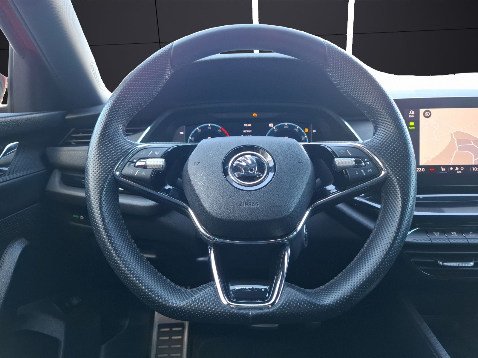 Fahrzeugabbildung SKODA Octavia Combi TDI Sportline DSG LED Navi VC PDC