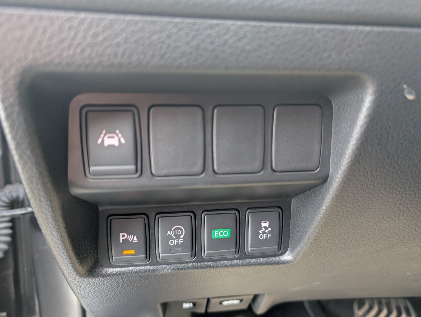 Fahrzeugabbildung Nissan Qashqai 1.6 dCi X-Tronic TEKNA AHK PANO NAVI