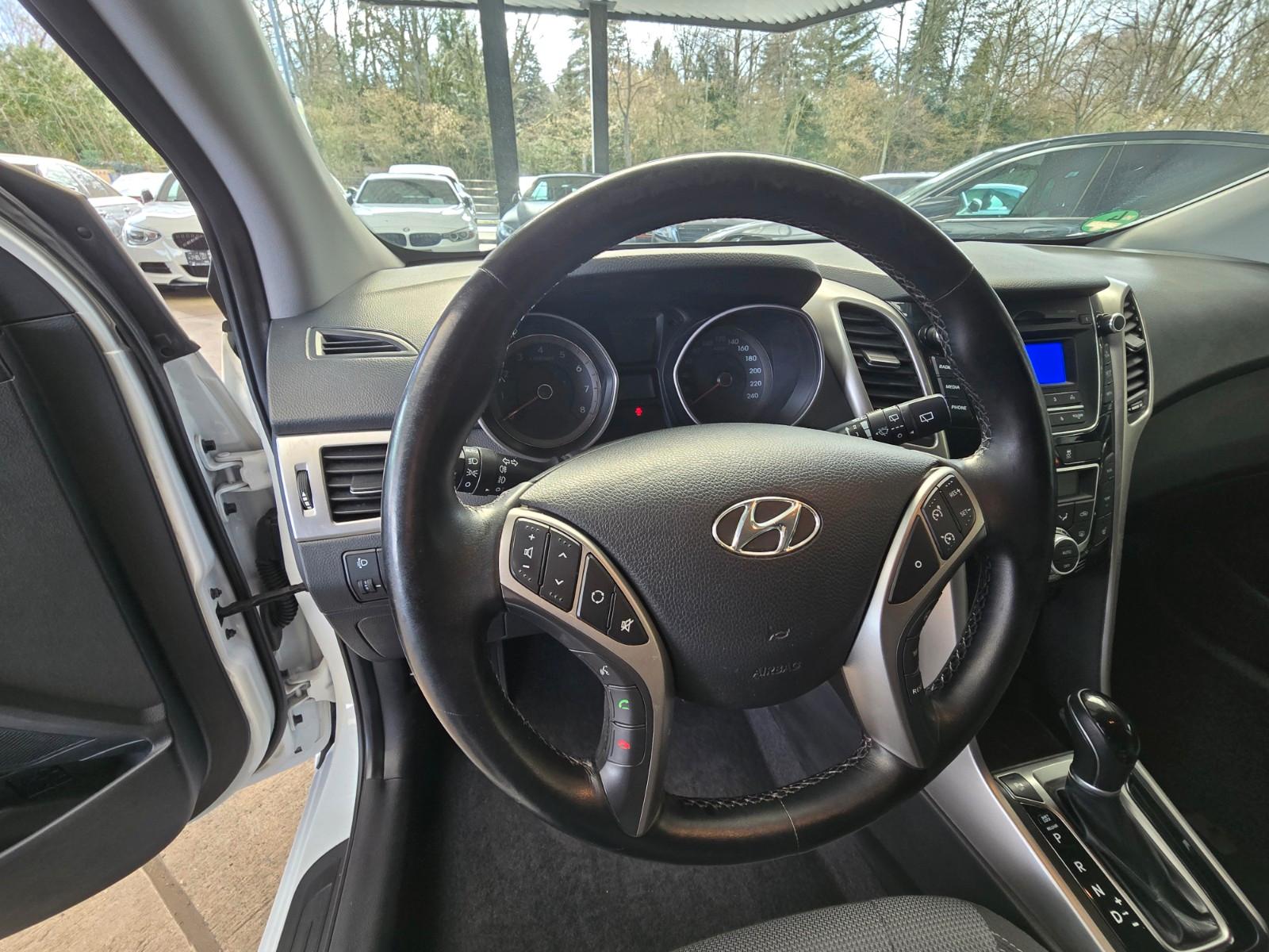 Hyundai i30 Kombi 1.6 GDi blue Passion Automatik Park/LM