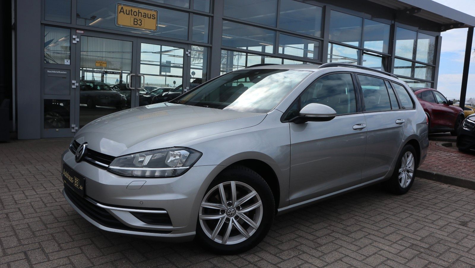 Gebrauchtwagen Volkswagen Golf Golf VII Variant Comfortline ACC Navi PDC SHZ in Bergen