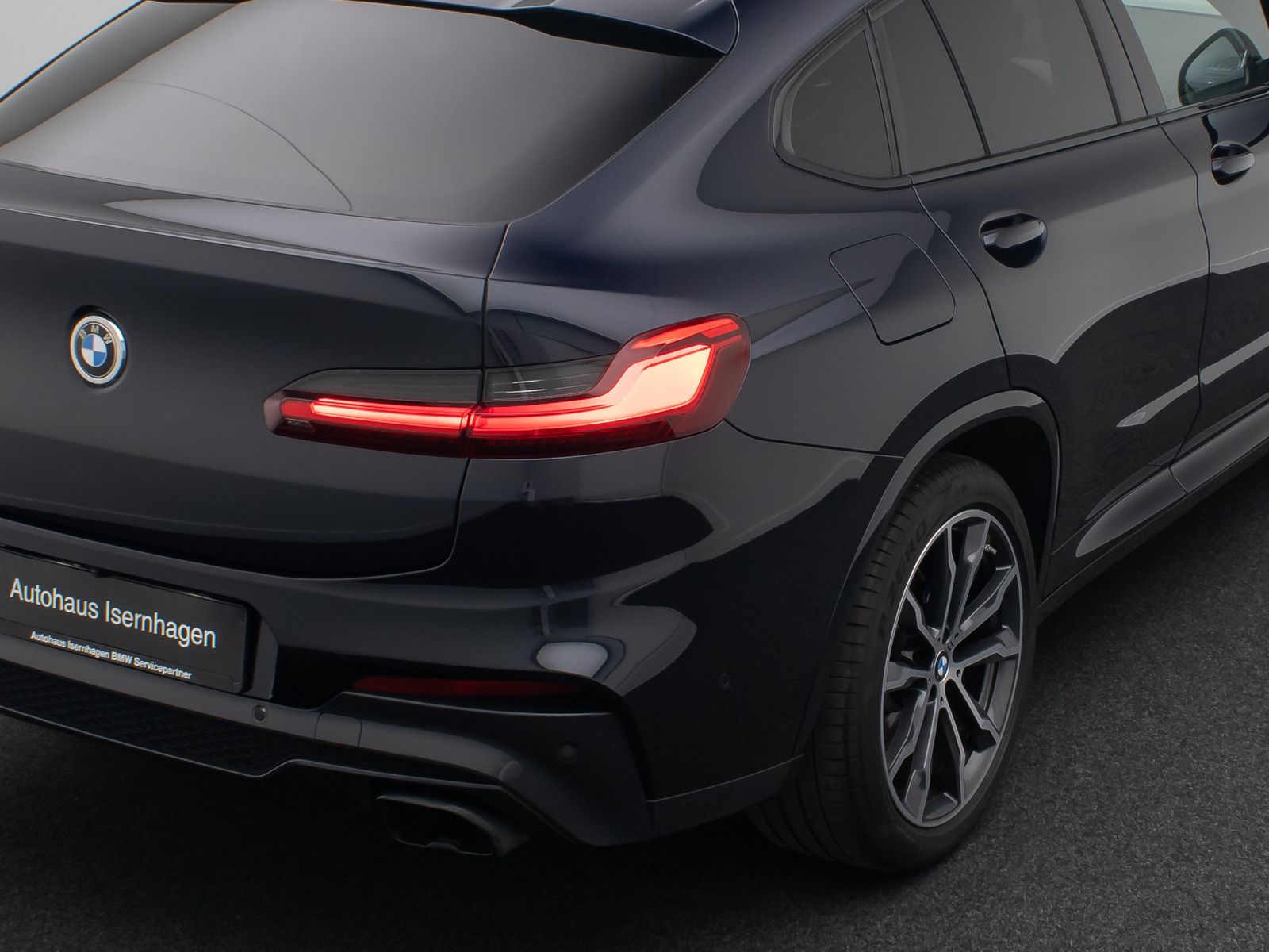 Fahrzeugabbildung BMW X4 M40i Kamera DAB HUD Memory Komfort H/K 20Zoll